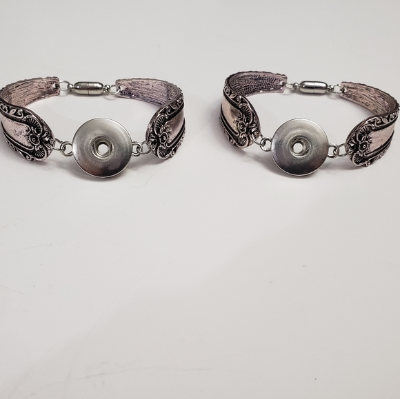 💥5 for $25💥 2 New Snap Bracelets - Picture 5 of 7